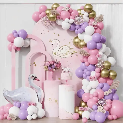 রাজহাঁস বেলুন আর্চ